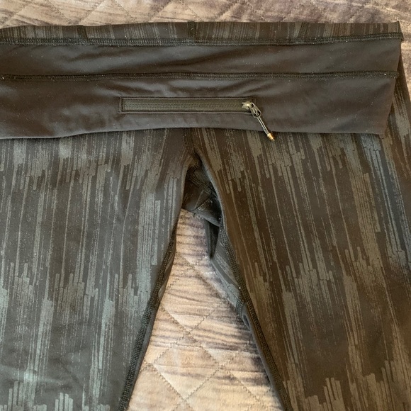 Lululemon yoga pants - Picture 2 of 4
